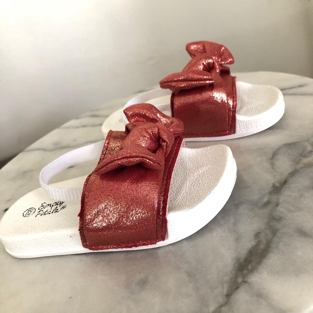 Simply Petals 9/10 sandals